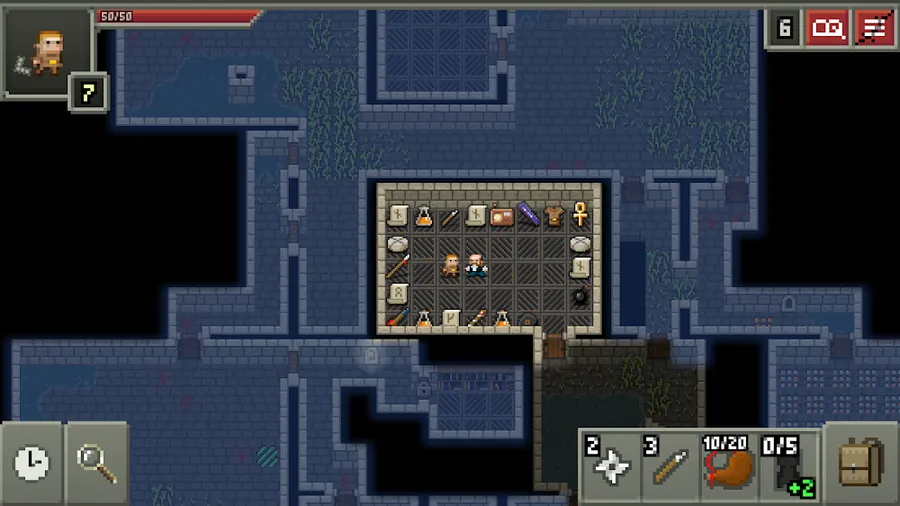 Um ecrã de Shattered Pixel Dungeon: o mapa quadriculado de um piso subterrâneo com objetos para recolher